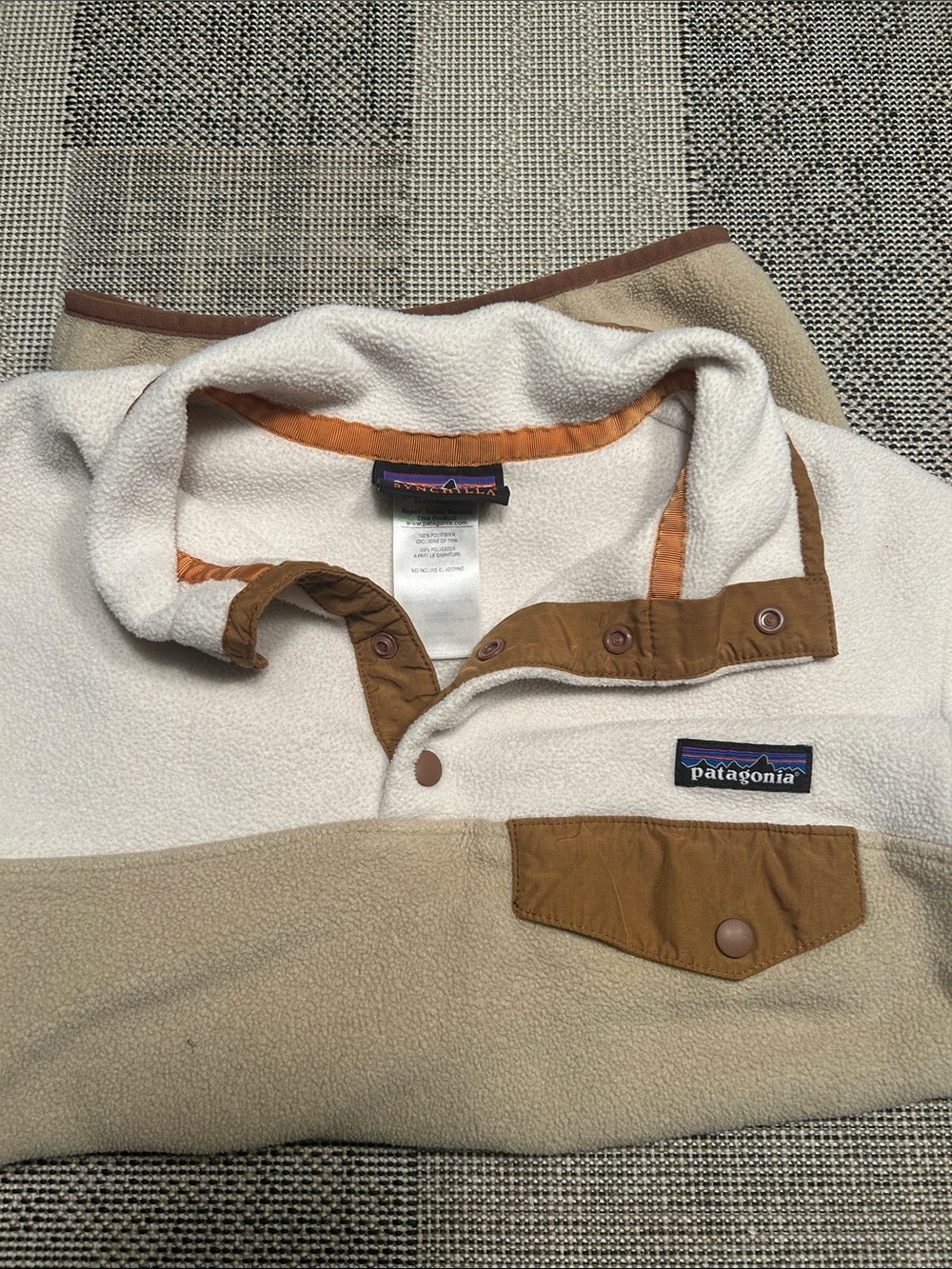 Patagonia Cream and Tan Snap-Placket Fleece Pullover - Picture 7 of 9